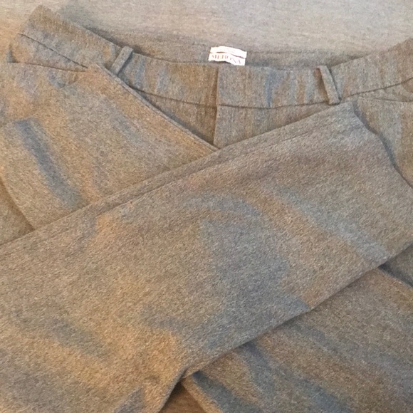 Gray Ankle Length Pants - Picture 3 of 4